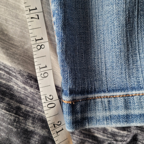 BKE Denim Distressed Crop Jeans Sz 32 - Picture 7 of 7